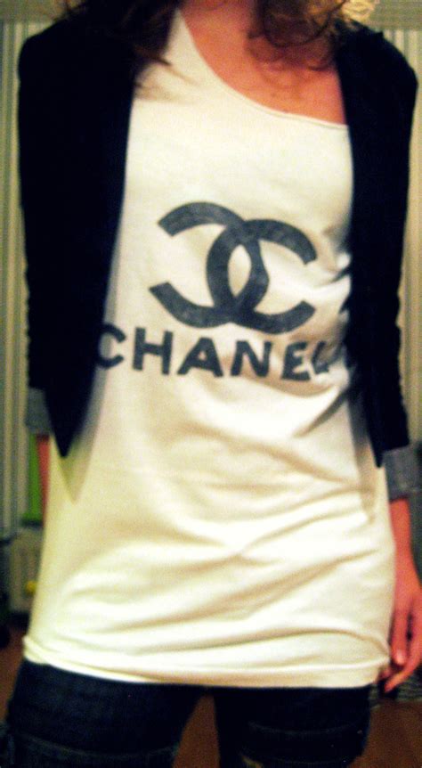 replica chanel t shirts uk|chanel tweed skirt dupe.